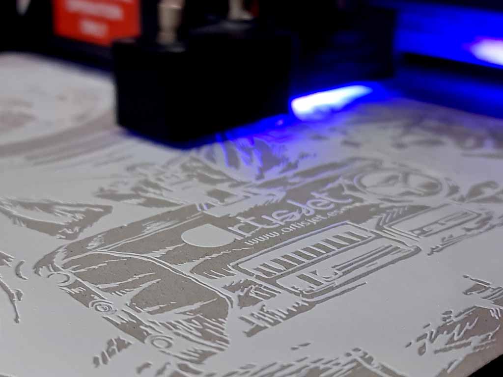 ¿Qué es la impresión UV y cómo funciona?